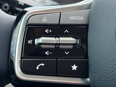 New 2026 Kia Carnival EX FWD image 22