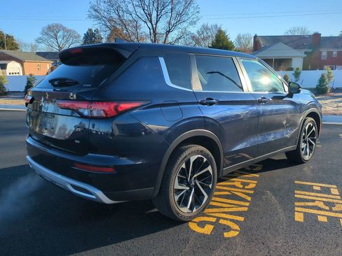 Used 2024 Mitsubishi Outlander SE image 4