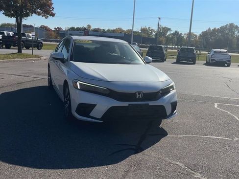 Used 2023 Honda Civic EX-L image 2