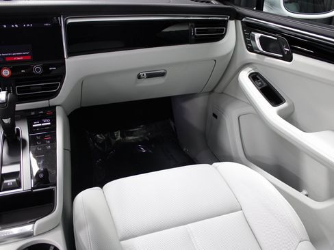 New 2026 Porsche Macan S image 22