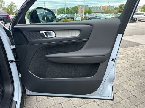 Used 2024 Volvo XC40 B5 Core w/ Protection Package Premier AWD/4WD image 40