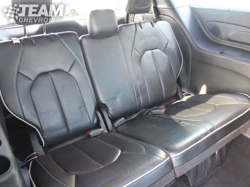 Used 2025 Chrysler Pacifica Limited image 28