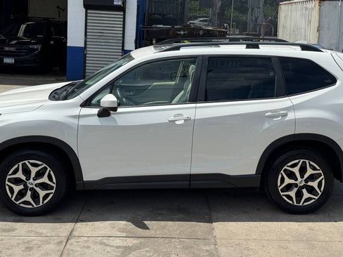 Used 2021 Subaru Forester Premium AWD/4WD image 8