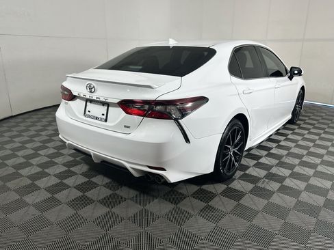 Used 2024 Toyota Camry SE w/ Convenience Package FWD image 3