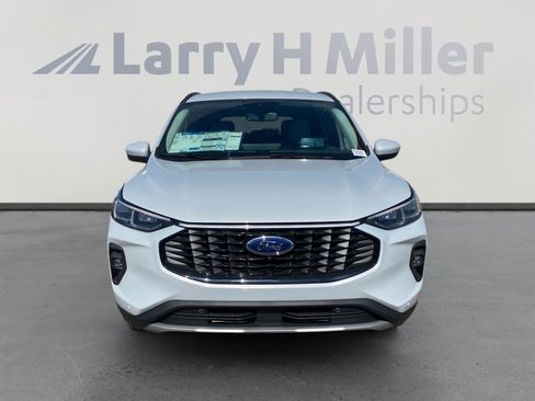 New 2026 Ford Escape PHEV w/ PHEV Premium Package image 8