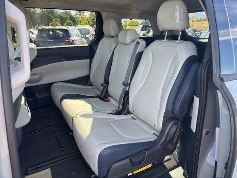 Certified 2026 Kia Carnival SX FWD image 15