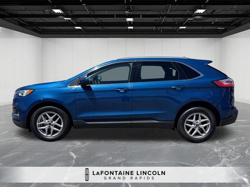 Used 2022 Ford Edge SEL w/ Convenience Package AWD/4WD image 2