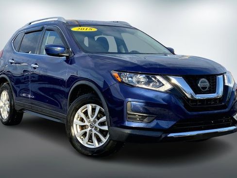 Used 2018 Nissan Rogue SV image 1