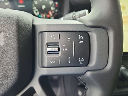 New 2026 Land Rover Defender 110 X-Dynamic SE AWD/4WD image 18
