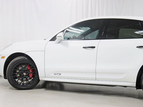 Used 2017 Porsche Macan GTS w/ Premium Package Plus AWD/4WD image 11