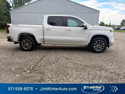 Used 2023 Chevrolet Silverado 1500 LT AWD/4WD image 7
