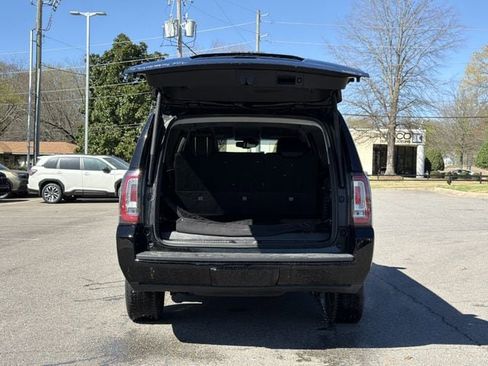 Used 2018 GMC Yukon XL SLT image 11