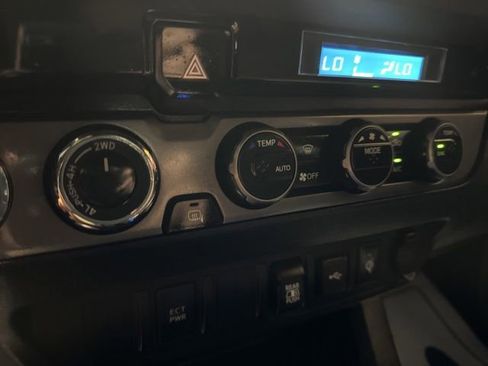 Used 2023 Toyota Tacoma TRD Sport AWD/4WD image 12