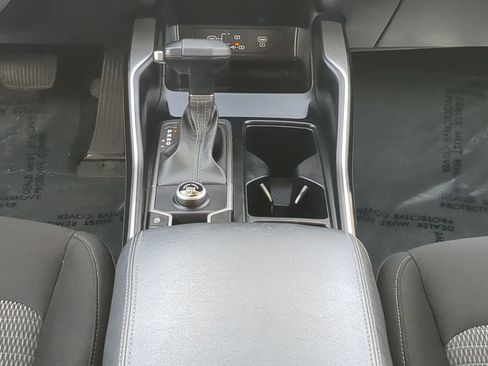 Used 2024 Kia Sorento LX image 19