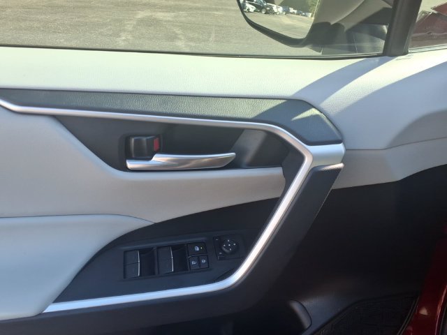 Used 2023 Toyota RAV4 XLE Premium FWD image 6