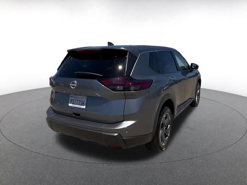 Used 2025 Nissan Rogue SV FWD image 13