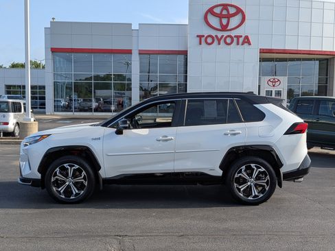 Certified 2023 Toyota RAV4 XSE w/ Weather Package AWD/4WD image 5