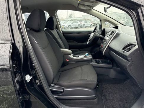 Used 2017 Nissan Leaf S image 9