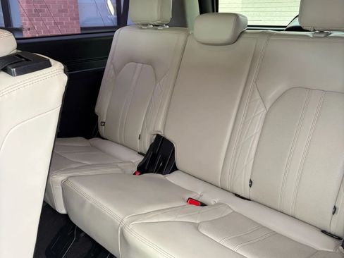 Used 2018 Ford Expedition Max Platinum RWD image 8