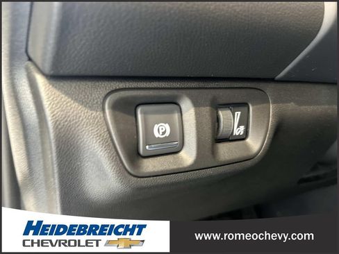 Used 2019 GMC Acadia SLE w/ Driver Alert Package I FWD image 29