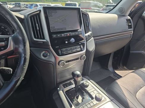 Used 2017 Toyota Land Cruiser AWD/4WD image 21