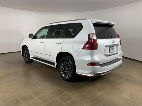 Used 2019 Lexus GX 460 image 16