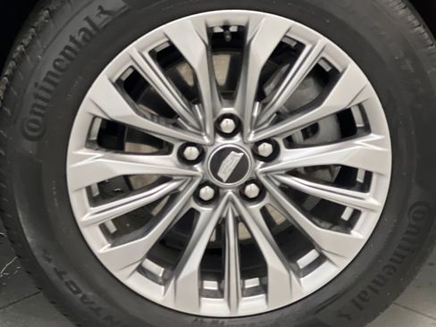 Used 2024 Cadillac XT4 Premium Luxury image 67