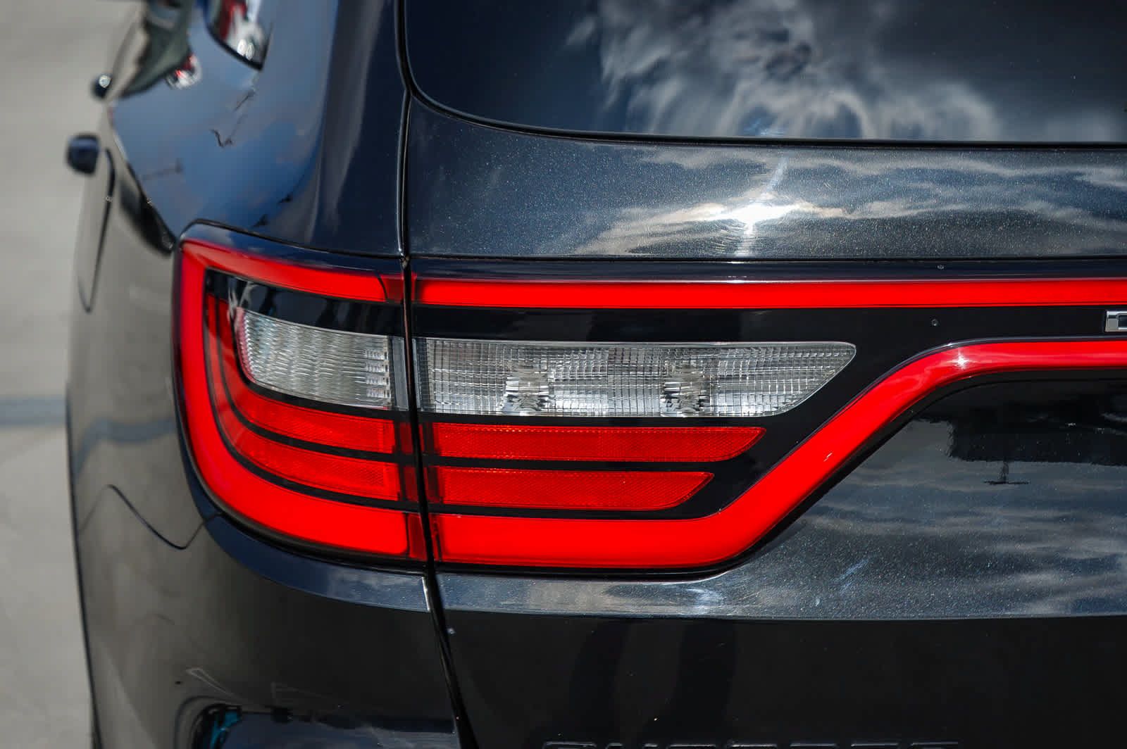 Used 2016 Dodge Durango R/T w/ Blacktop Package RWD image 9