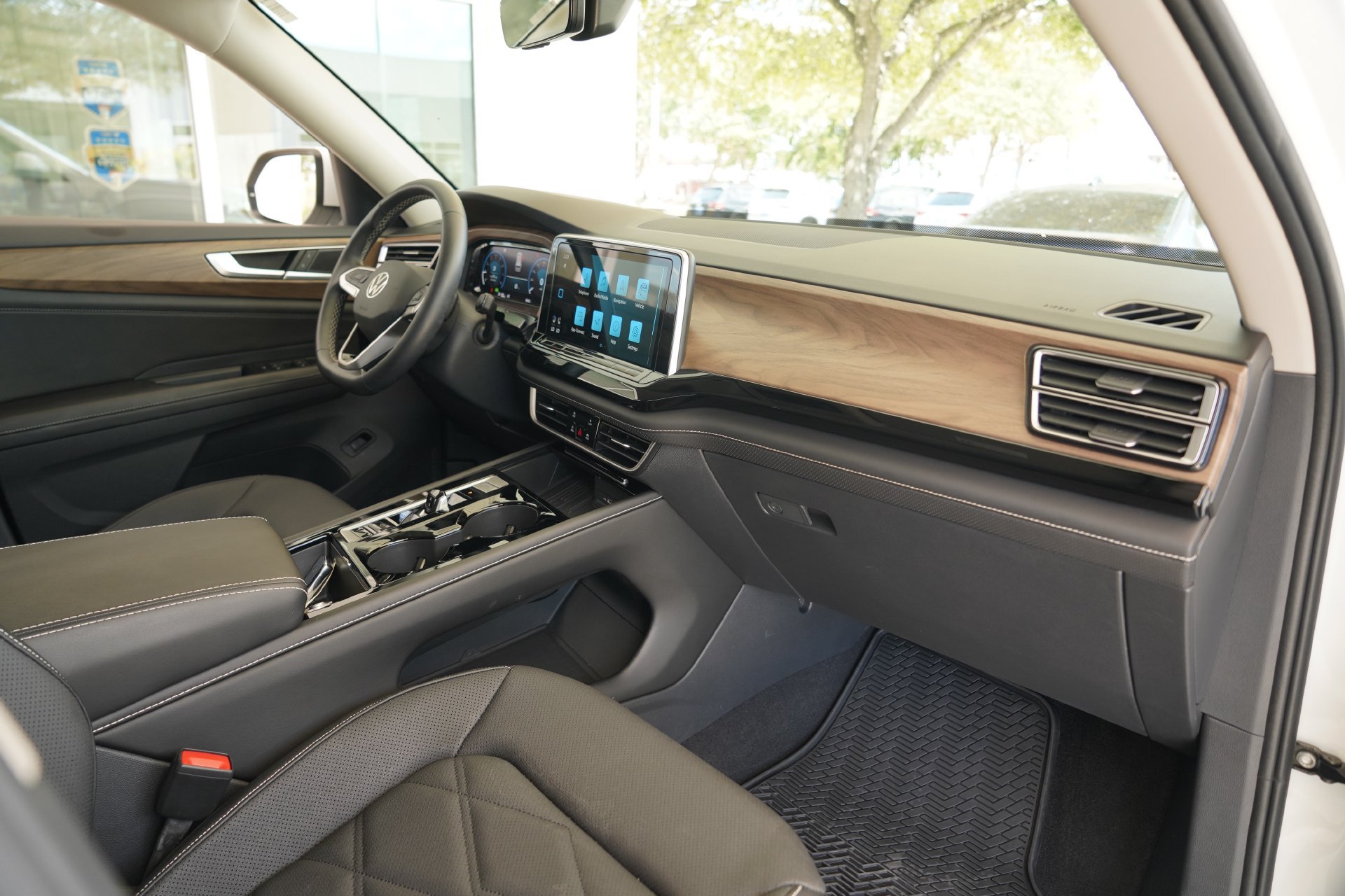 Certified 2026 Volkswagen Atlas SE FWD image 22