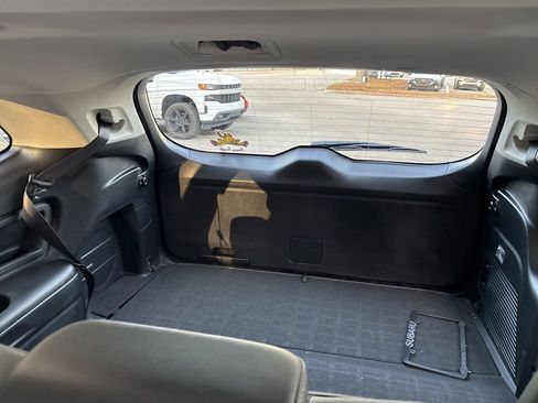 Used 2022 Subaru Ascent Limited w/ Technology Package image 10