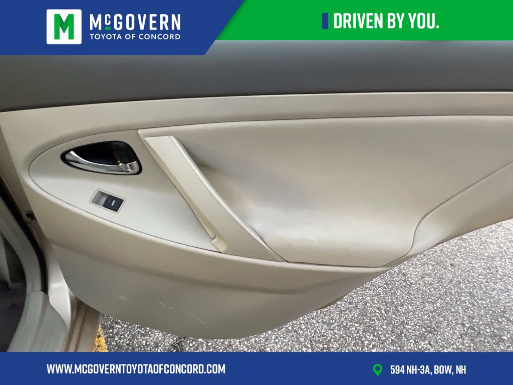 Used 2010 Toyota Camry LE FWD image 22