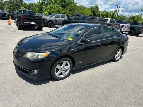 Used 2014 Toyota Camry SE w/ Moonroof Package FWD image 12