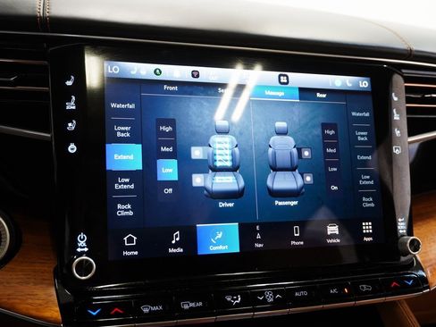 Used 2023 Jeep Grand Wagoneer Series III image 36