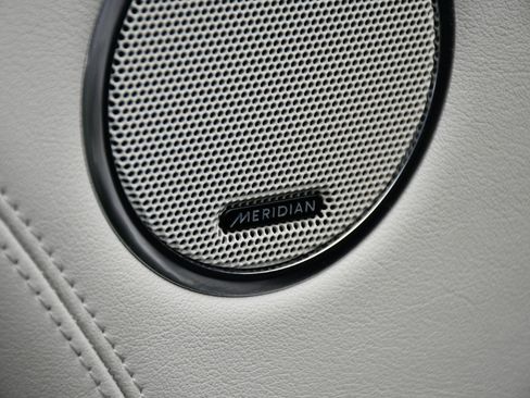 Used 2020 Land Rover Range Rover HSE image 17