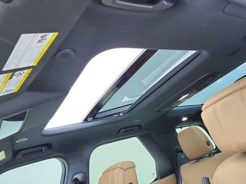 Used 2023 Land Rover Discovery S R-Dynamic image 60