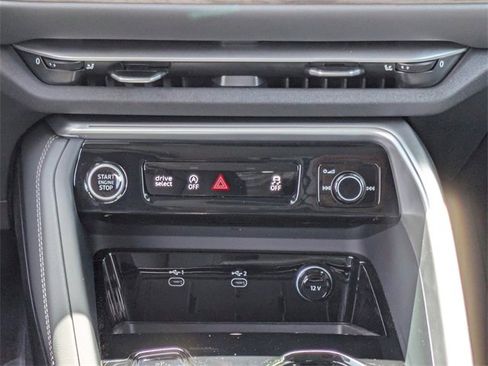 Used 2025 Audi Q5 Premium image 28