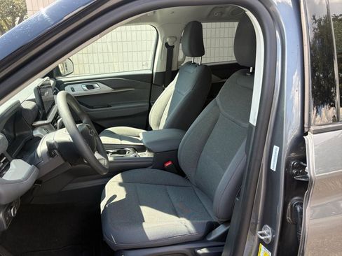 Used 2026 Ford Explorer Active RWD image 18