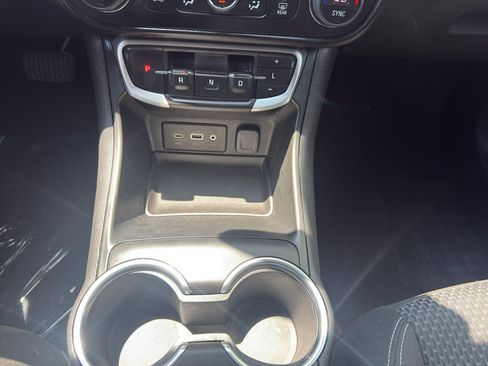 Used 2022 GMC Terrain SLE w/ Driver Convenience Package FWD image 24
