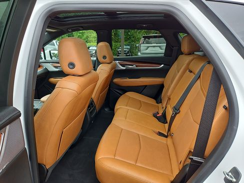 Certified 2023 Cadillac XT5 Premium Luxury AWD/4WD image 10