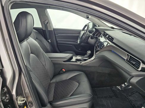 Used 2019 Toyota Camry XSE image 10