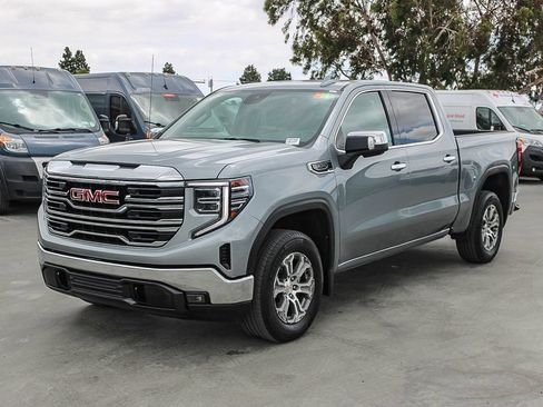 Used 2024 GMC Sierra 1500 SLT AWD/4WD image 4