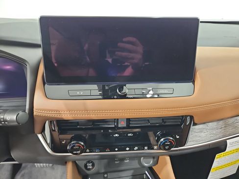 New 2026 Nissan Rogue Platinum w/ Platinum Premium Package AWD/4WD image 18