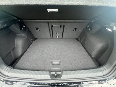 Certified 2025 Volkswagen GTI Autobahn FWD image 28