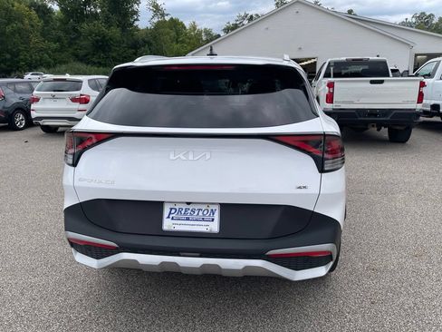 Used 2024 Kia Sportage EX AWD/4WD image 2