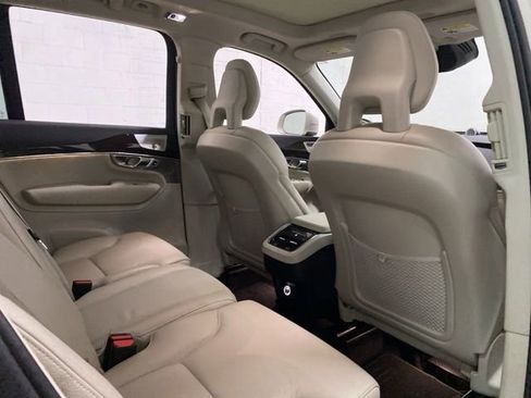Used 2018 Volvo XC90 T6 Momentum w/ Convenience Package AWD/4WD image 22