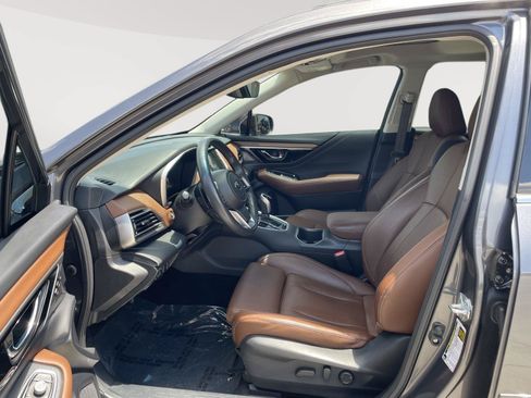 Used 2022 Subaru Outback Touring AWD/4WD image 5