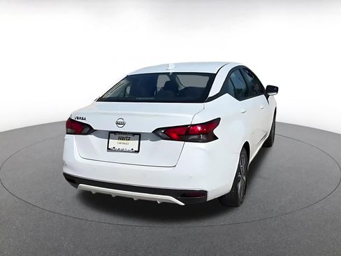 Used 2025 Nissan Versa SV FWD image 9