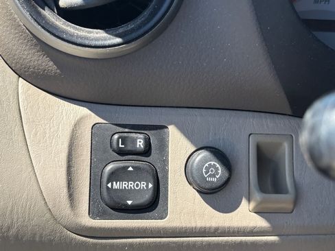 Used 2004 Toyota RAV4 2WD image 13