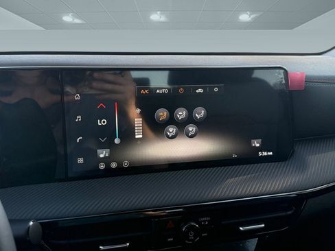 New 2026 Nissan Kicks SR w/ Cold Weather Package image 27