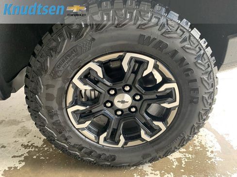 New 2026 Chevrolet Silverado 1500 ZR2 AWD/4WD image 9